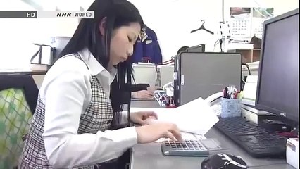 Japanese Girl Uses a Calculator Faster Than Anybody Else
