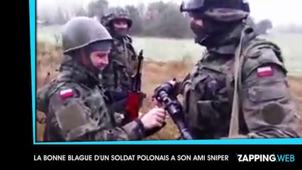 Un homme se fait piquer par un moustique et son bras devient énorme