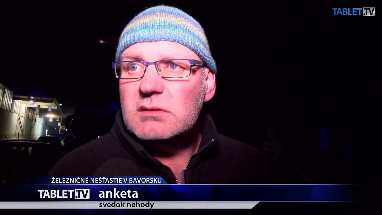 Po zrážke vlaku s kamiónom začal horieť rušeň. Najmenej jeden mŕtvy