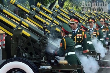 Việt Nam bắn 21 phát đại bác đón Chủ tịch Trung Quốc