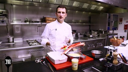 Astuce de chef : cuisiner un fruit en croûte de sucre pour un dessert acidulé
