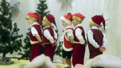 Новый год в детском саду. Танец гномиков