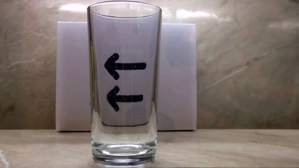 Отличная оптическая иллюзия со стаканом