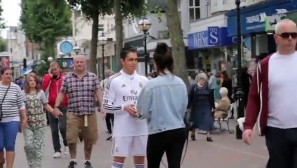 Ronaldo Kılığına Girdi Ve Bakın Ne Yaptı! - Komik videolar - Funny videos