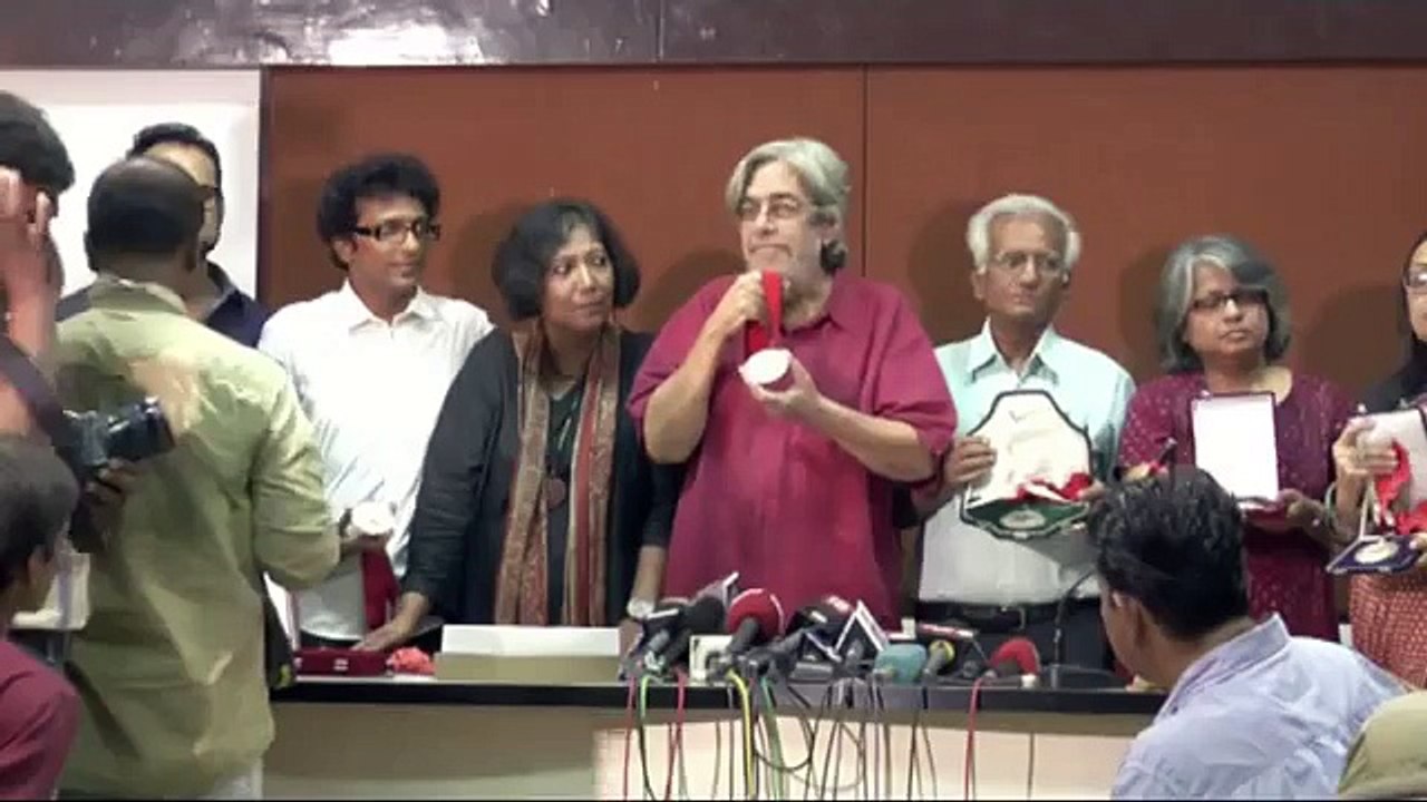 24 Writers, Filmmakers Return National Awards Over 'Intolerance'