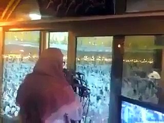 ‫آذان مکہ کا ایسا منظر آپ نے پہلے کبهی نہیں دیکها هو گا‬