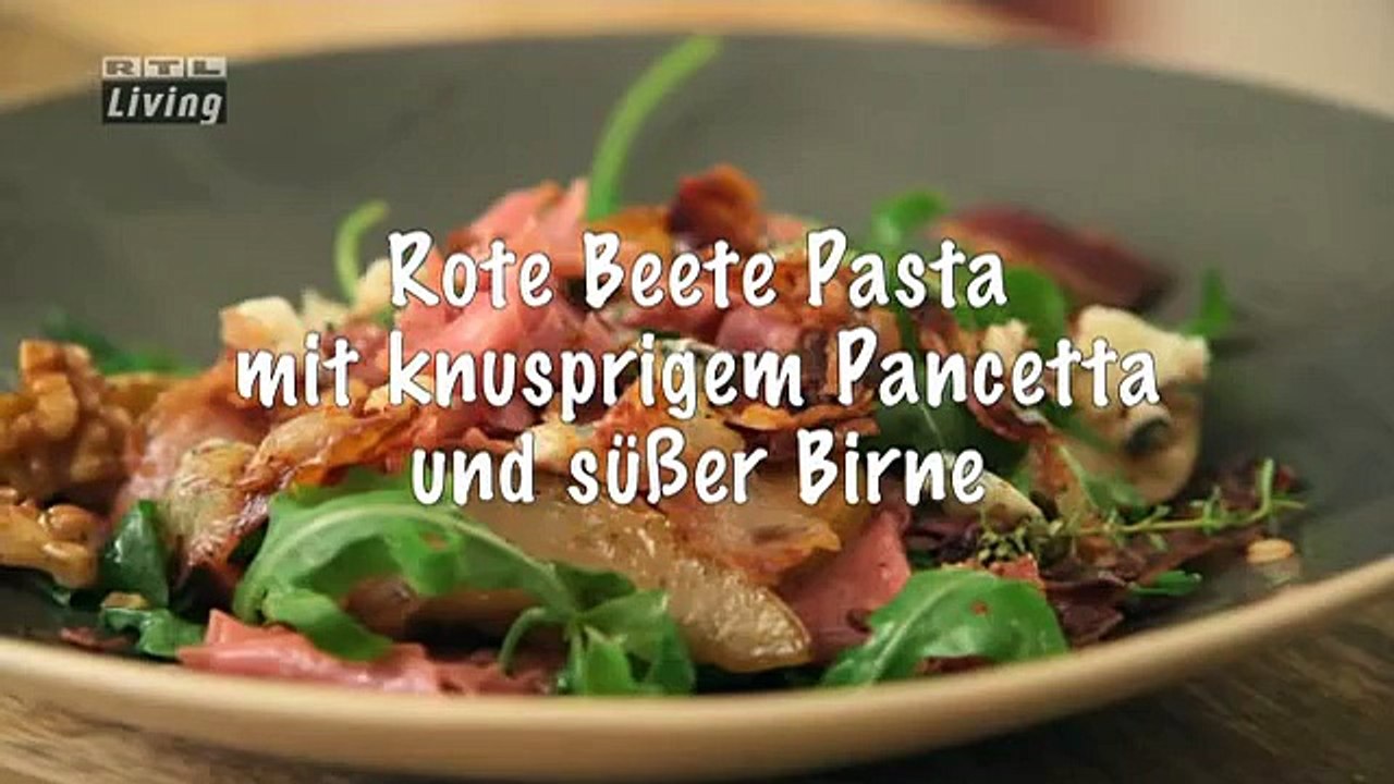 Selbstgemachte Rote Pasta mit Pancetta und Birne+