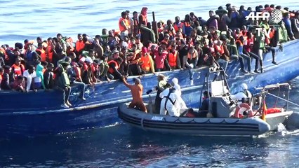 Rescatan a más de 500 migrantes en el Mediterráneo