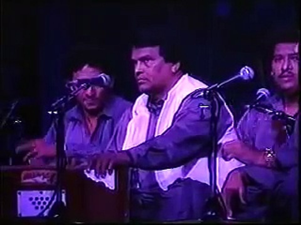 Jhoole Jhoole Lal Dam Mast Qalandar By Nusrat Fateh Ali Khan