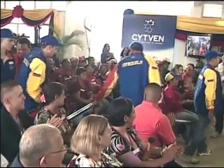 Jefe de Estado condecoró con la orden José Félix Ribas a jóvenes científicos venezolanos