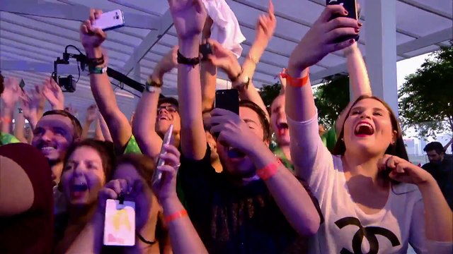 Demi Lovato - Neon Lights (Demi Live in Brazil)