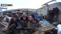 18  Укры обстреливают позиции ополчения прямо во время интервью. Ополчение Новороссии.