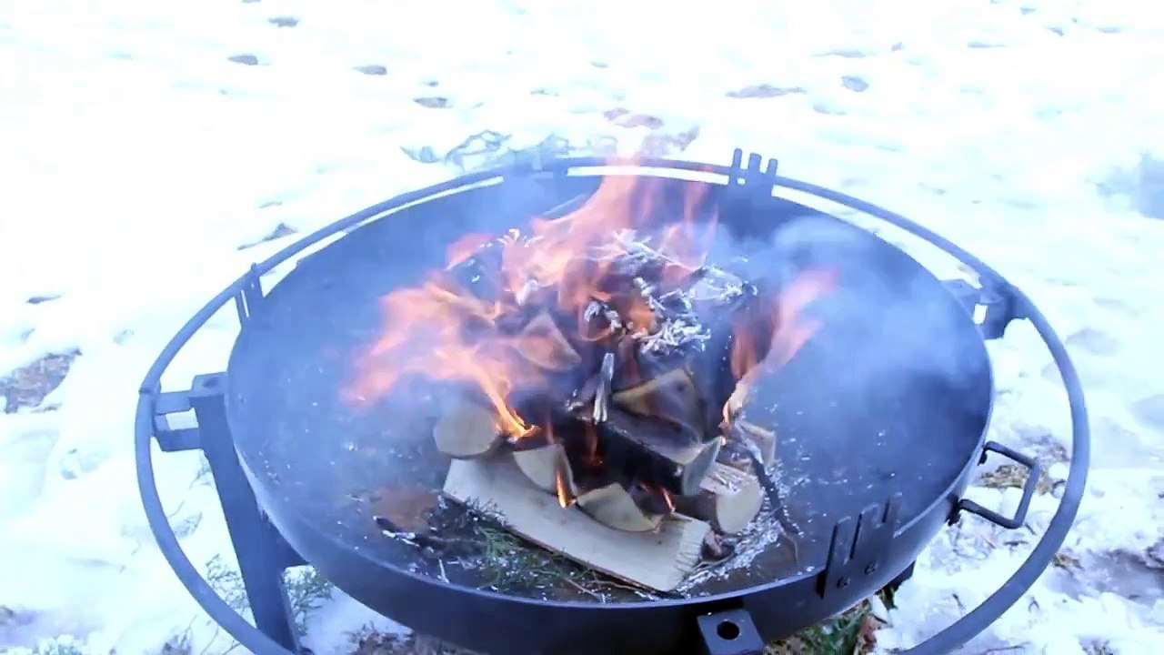 Upside Down Fire Technique Survival Hack‬