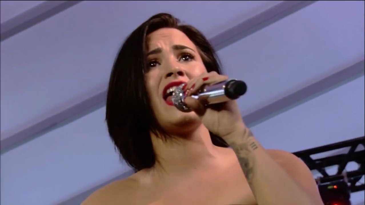 Demi Lovato - Give Your Heart a Break (Demi Live in Brazil)