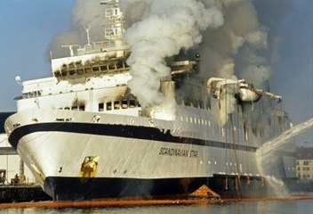 Seconds From Disaster - Fire on board the Star