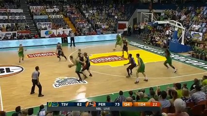 Çenesi ve 3 dişi kırıldı!