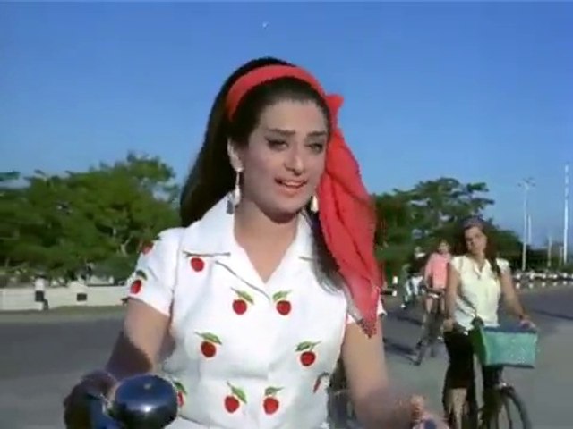 Main Chali Main Chali By Lata Mangeshkar, Asha Bhosle - Padosan (1968) Saira Banu,