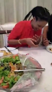 Coumba, « l'épouse » de Sanekh dans Buur Guewel, en mode Guéwel