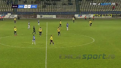 Crazy ! A building explodes during a football game in Romania