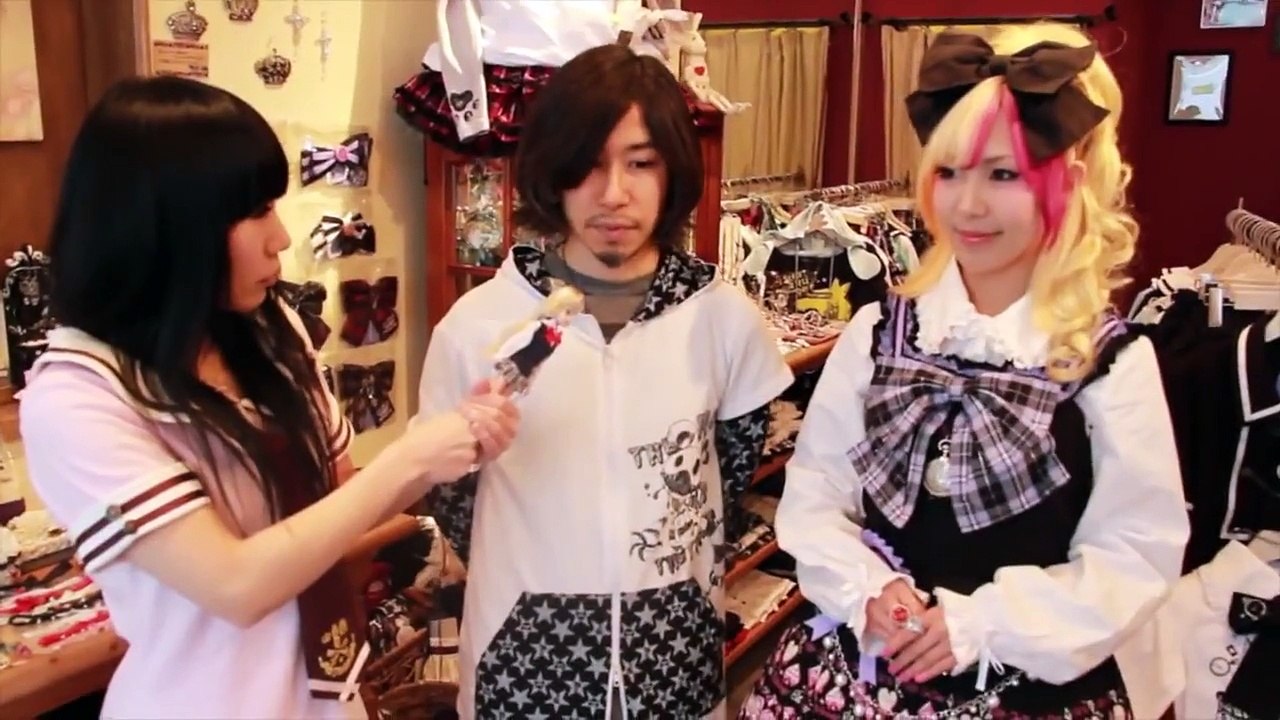 I Love Japan - Season 3 - Episode 2 (Loja de Mangá) - Tsubasa Imamura