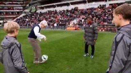 おじいちゃんがサッカーやってみた！PSVバージョン！サプライズ！