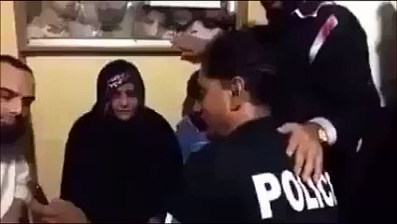 Pakistani Police Man Very Badly Behave With Women