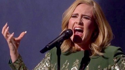 LIVE! Adele Performs to HELLO!