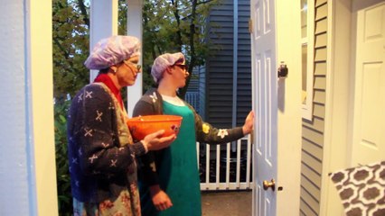 Reverse Trick-or-Treating with Door [2015] Trent Toney