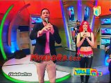 Karen yapoort imitando a Shakira junto al cata cantando un clasico en tv