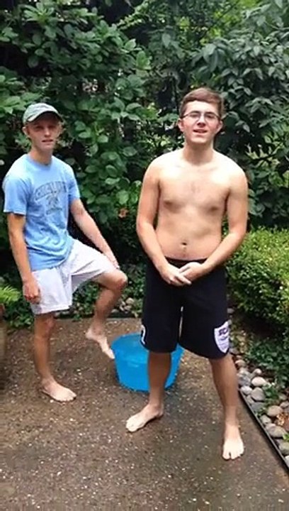 Ice Bucket Challenge Fail