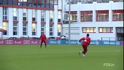 Quand Thiago Alcantara, Douglas Costa et Lewandowski s'amusent à l'entrainement