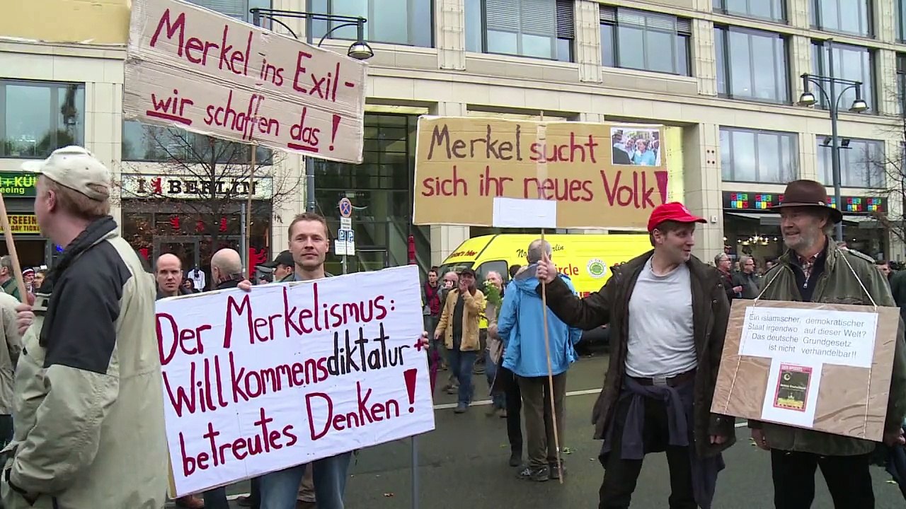 AfD-Demonstranten fordern in Berlin Merkels Rücktritt
