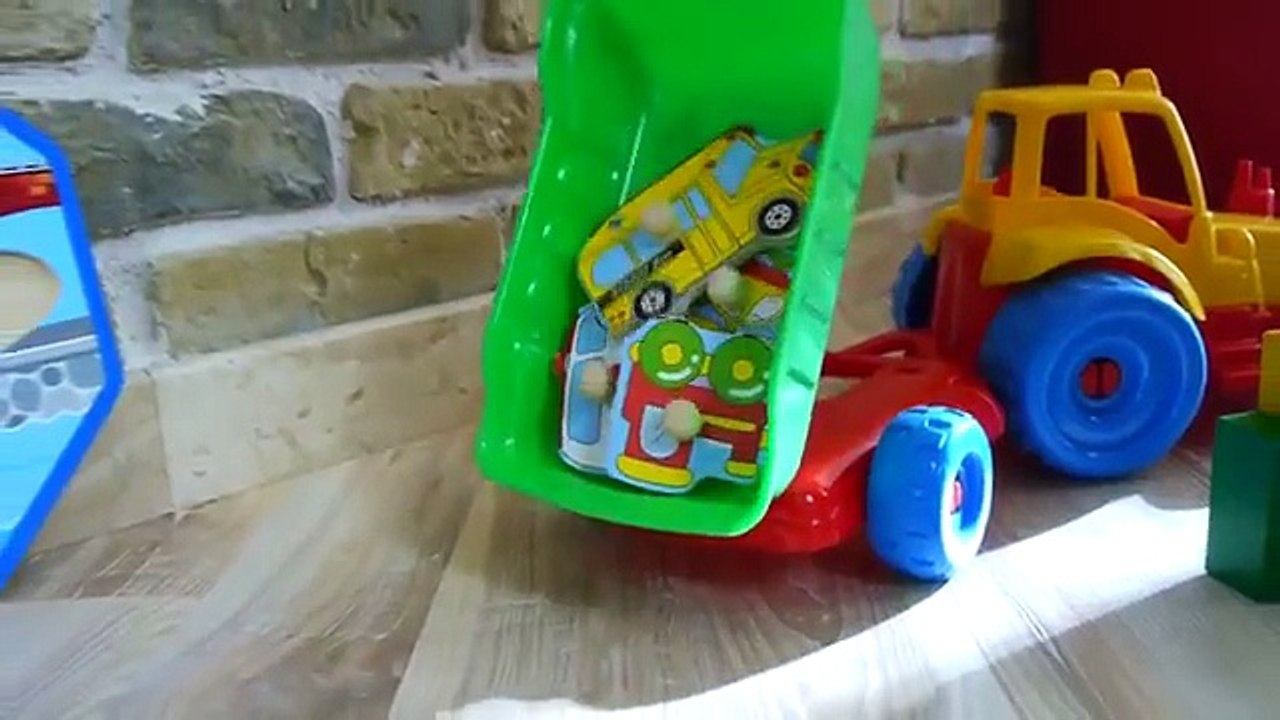 Oyuncaklarla oynuyoruz- Yapboz ile taşıtları tanıyoruz.