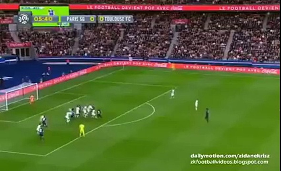 first freekick of Di Maria for PSG