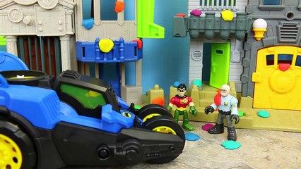 Batman Motorized Batmobile The Riddler Hypnotizes Superman to Paint the Town Using Colored