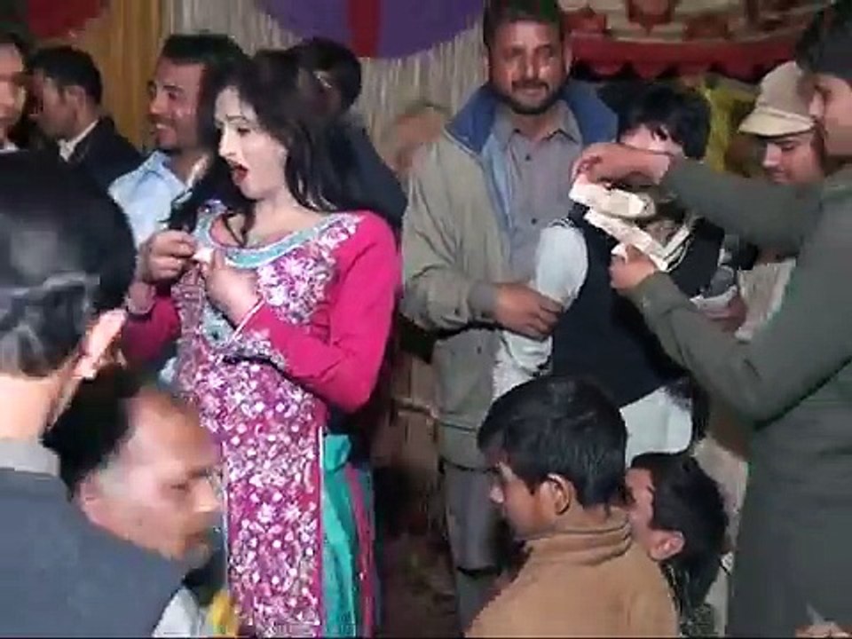 Hot mandi dance