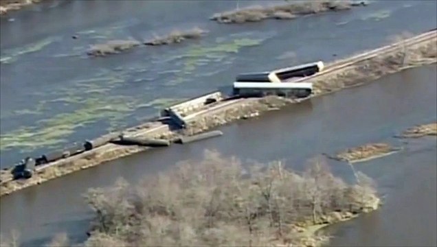 Etats-Unis : un spectaculaire déraillement vu du ciel