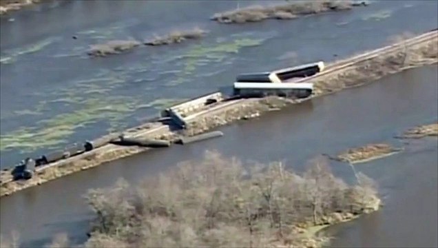 Etats-Unis : un spectaculaire déraillement vu du ciel