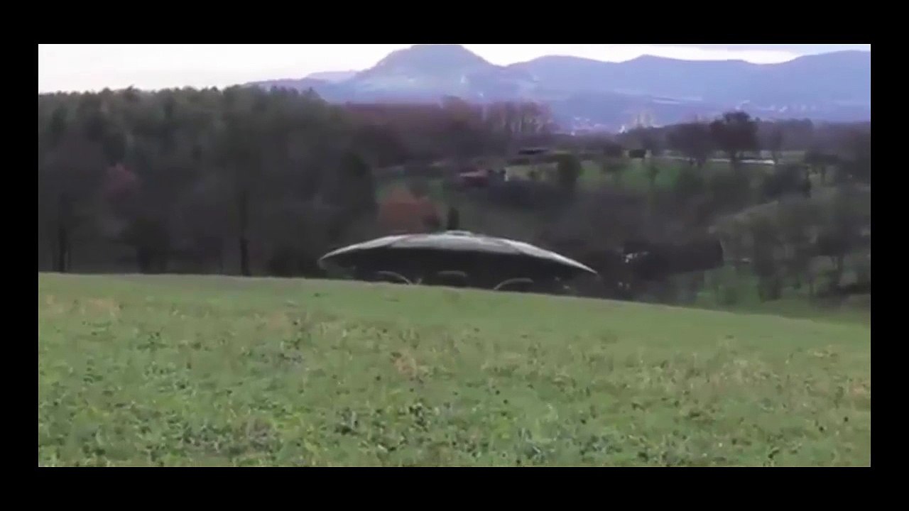 Real UFO with Aliens Caught On Camera In South California