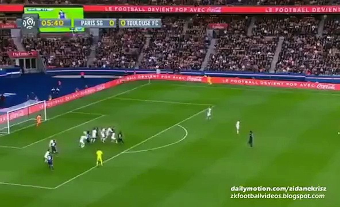 Di María marca belo golo de livre a 30 metros