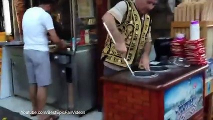 Iceman. Lustiges Mädchen spielte den Verkäufer von Speiseeis