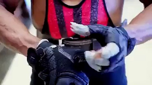 70 yaşındaki vücut geliştirme çalışan adam - Komik videolar - Funny videos