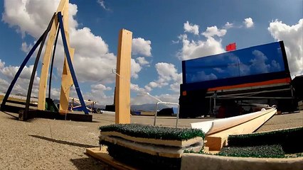 Нереально крутое видео, в котором запускают очень хитрый механизм!