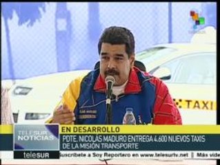 Maduro entrega 4 mil 600 taxis de la Misión Transporte