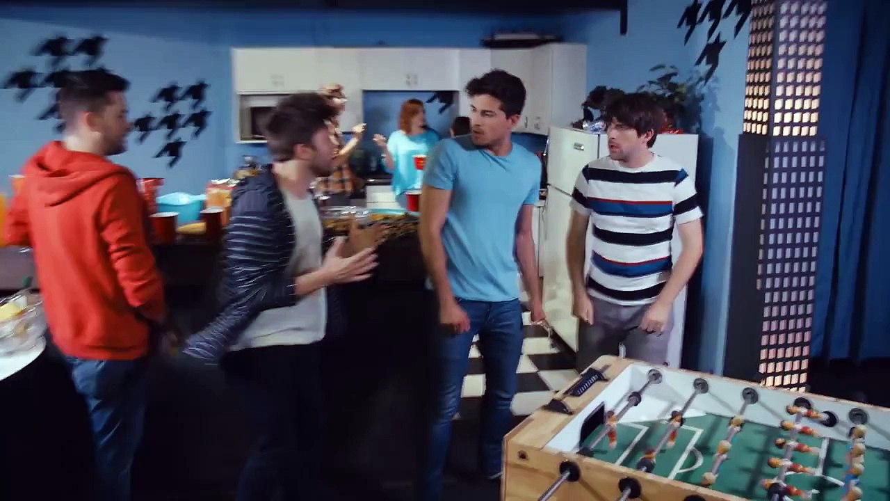 ¡¿QUIEN MI**DA ES ESE TIPO?!