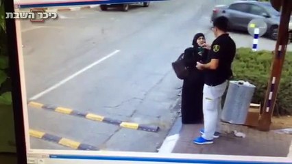 Une terroriste tente de poignarder un agent de sécurité