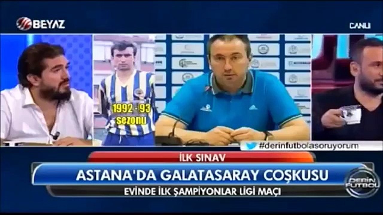 Beyaz Futbol - Kazaklar Türk müdür Tartışması