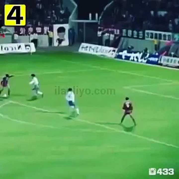 Defans Oyuncularıyla Dalga Geçen Futbolcuu