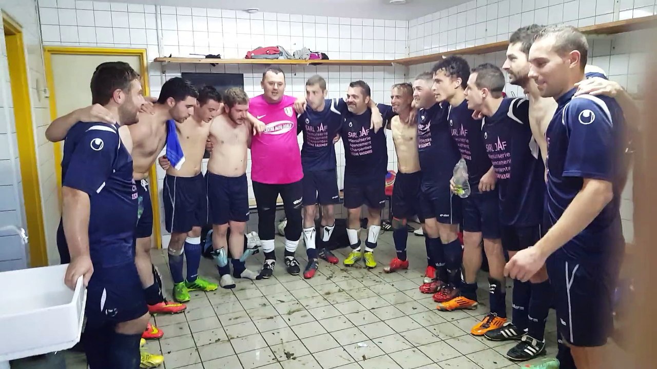 Ambiance dans le vestiaire aprés la victoire 2-0 face a Moussages