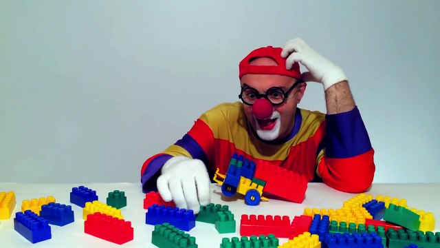 Çocuklar için eğlenceli film - Palyaço Dima - Lego taşları - Uçak